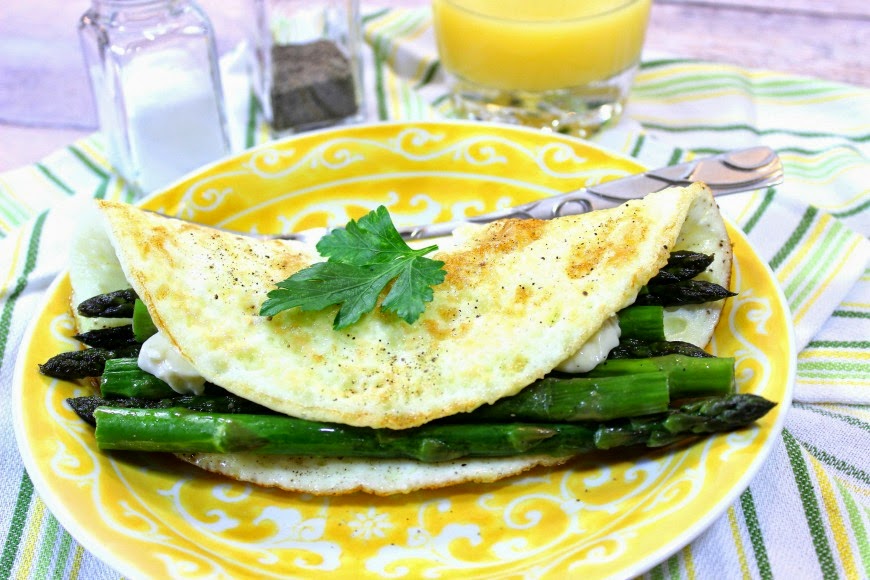 Kudos Kitchen By Renee 250 Calorie Egg White Omelet with Asparagus and
