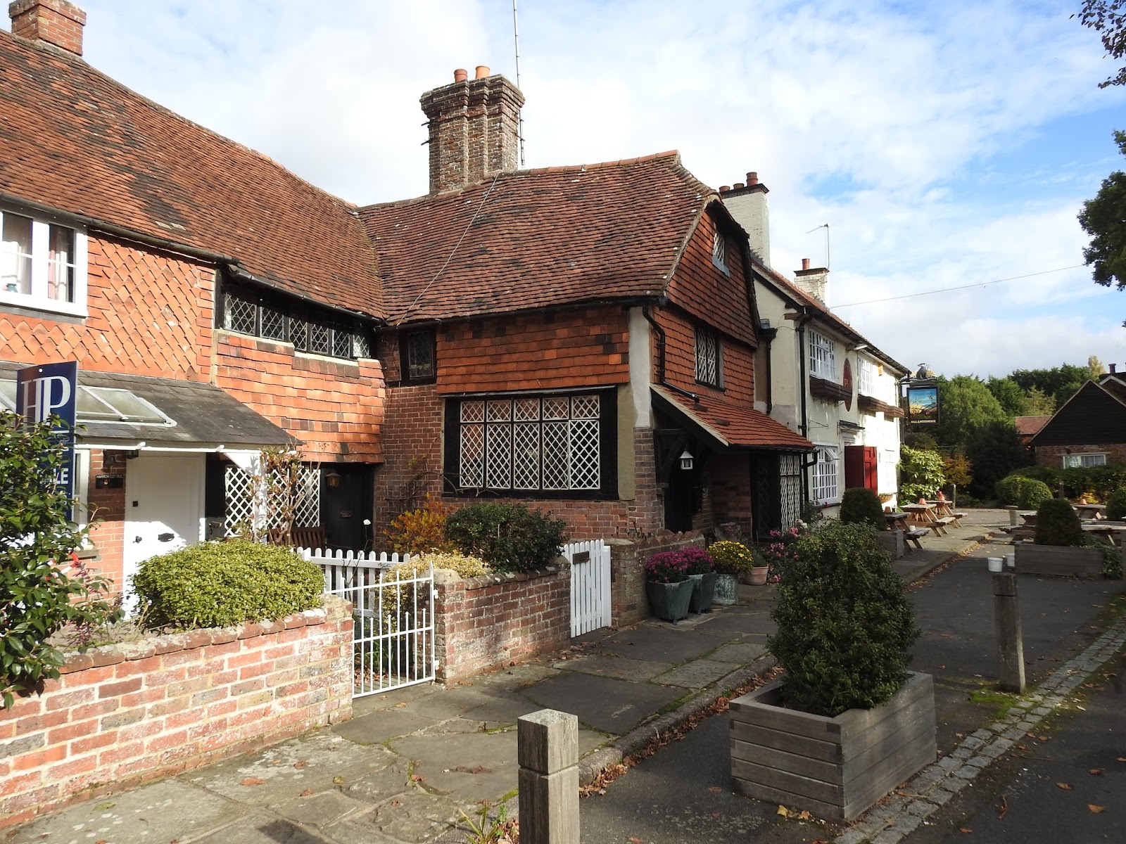 Crawley Old Town THIRTEEN PICTURES Harrow Cottage/Old Plough Cottage