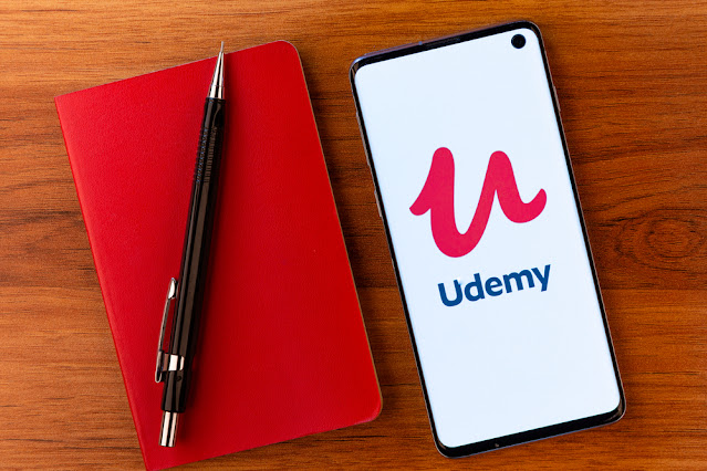 كيفية كسب المال على Udemy استراتيجيات بسيطة لإنشاء دورة تدريبية عبر الإنترنت تجعلك تحصل على المال