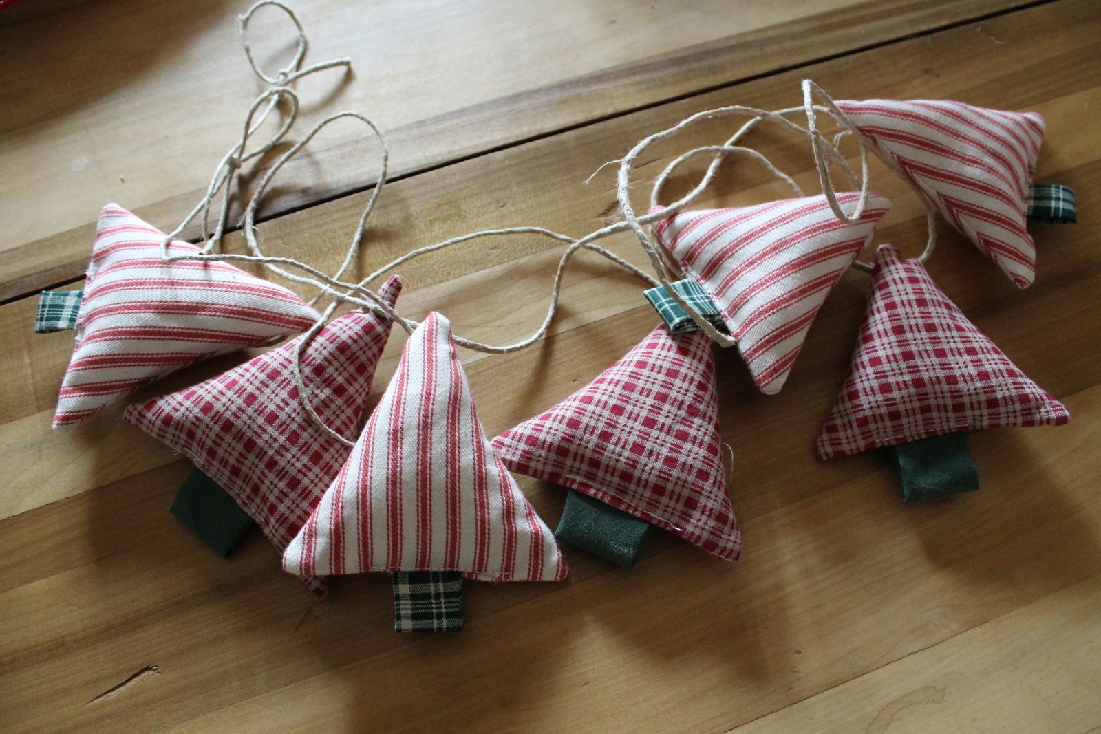 Fabric christmas garland deals
