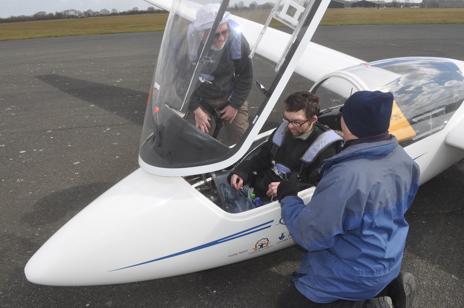 Norfolk Gliding Club Flying Reports April 2013