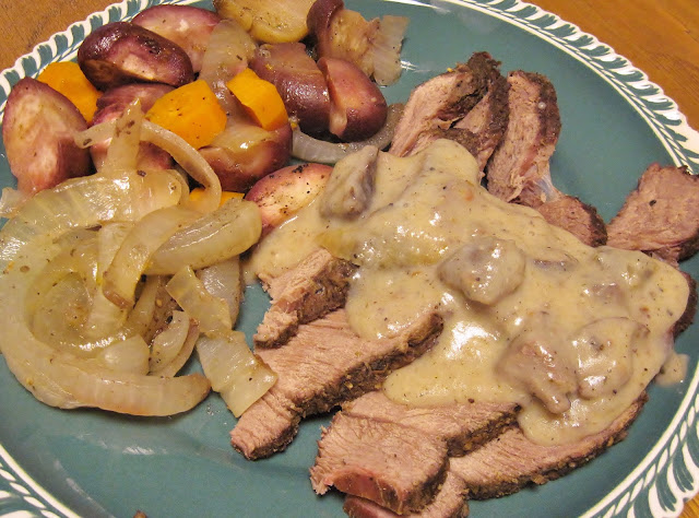 Grilled sirloin top roast with vegetables & gravy