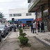 Bandidos invadem agência bancária e fazem reféns em Matinhos