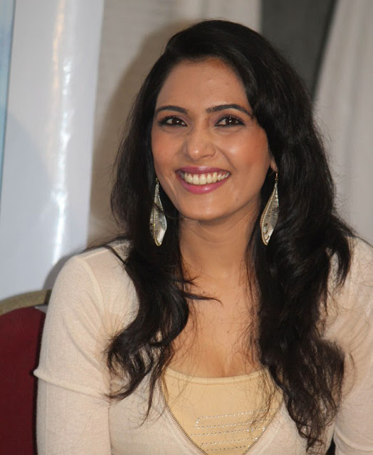 Kannada Actress Mythriya Gowda Latest Cute Smiling Pics 68