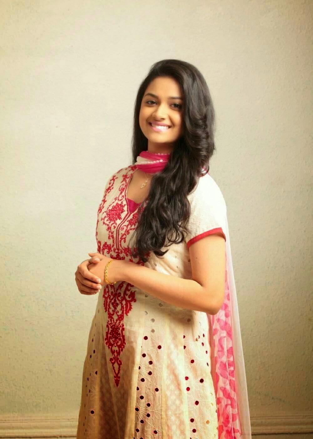 keerthi suresh latest cute images hd images