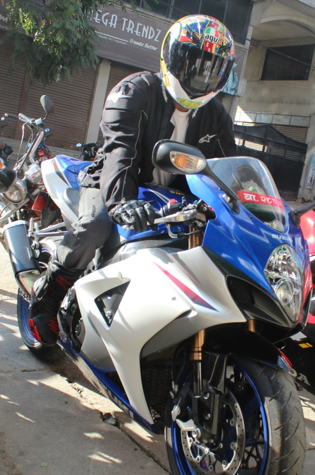 Top 10 Super Bikes Suzuki Gsx1000r top-10-super-bikes-suzuki-gsx1000r