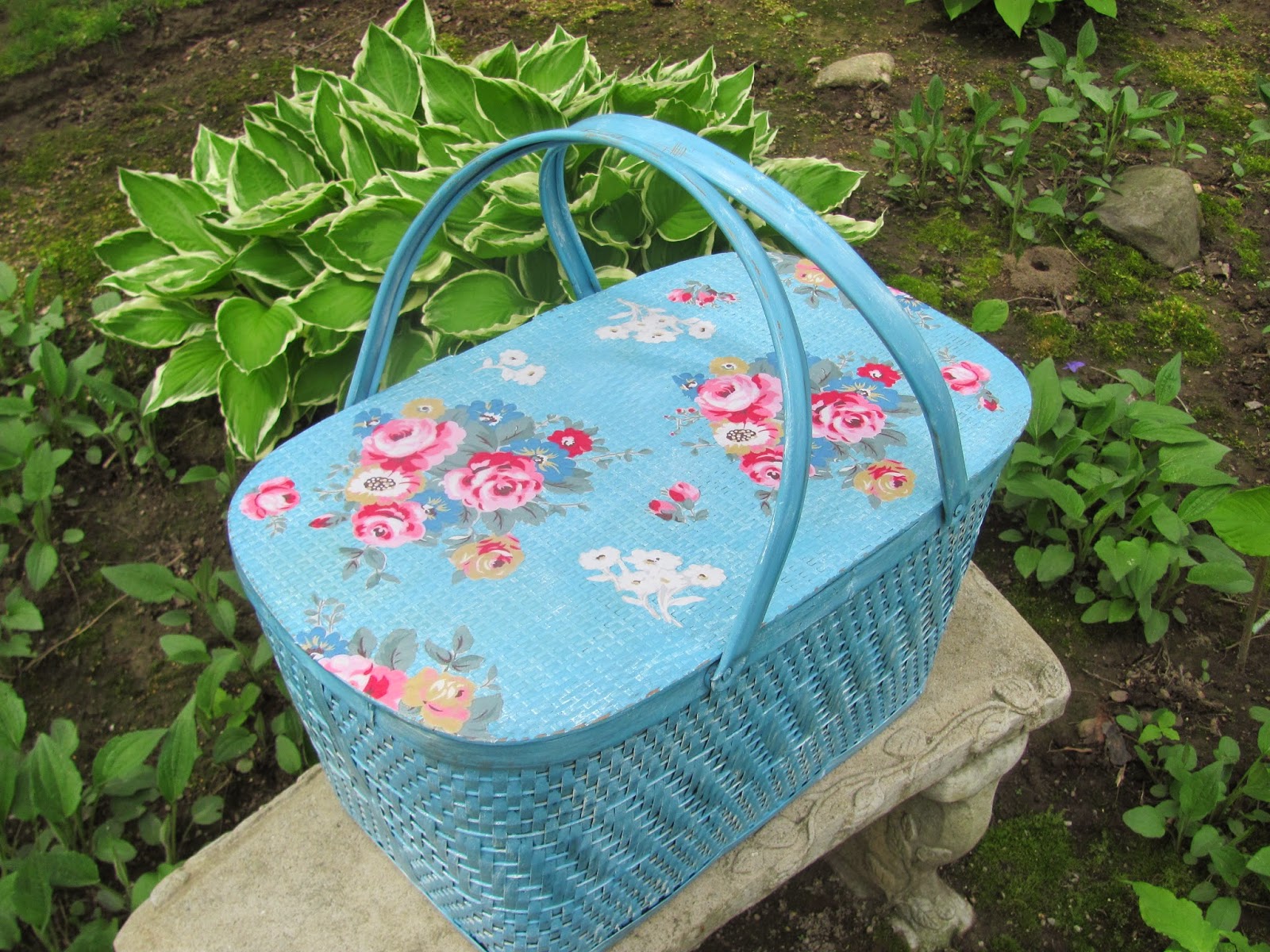 My Shabby Chateau Vintage Picnic Basket Makeover