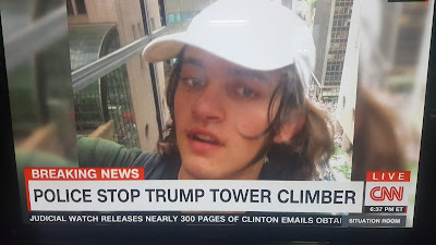 20160810 173812 Trump Tower climber stopped by the Police