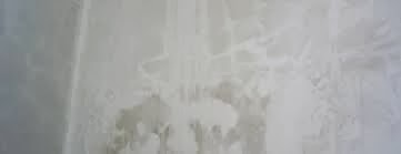 Ilustrasi Solusi Dinding Rembes Air saat Musim Hujan - Mengapa Dinding Rembes Air Bisa Menghanc