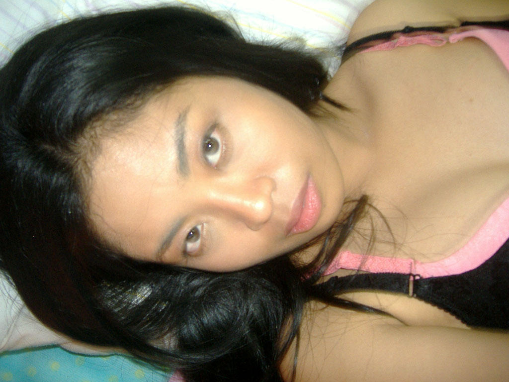 Really Beautiful And Super Cute Filipina Girl S Naked Camwhoring Self Photos Leaked 390pix