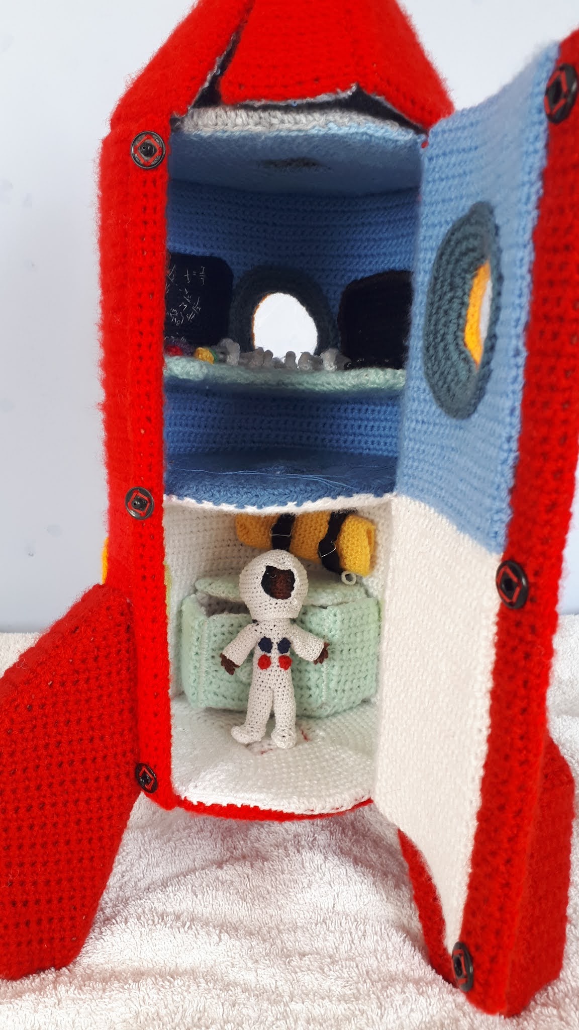 Dippy Cat Crochet Dolls house rocket