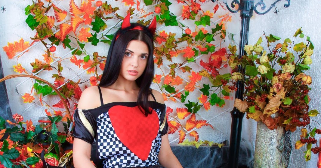 Club Sweethearts Eva Naughty Halloween