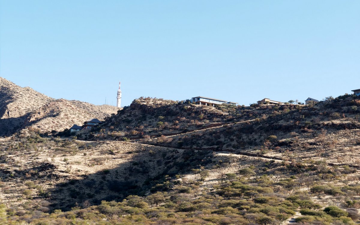 Вшестером по Намибии на джипах в пандемию Вшестером по Намибии на джипах в пандемию