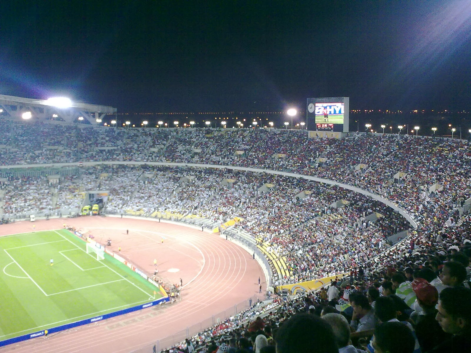 На стадионе расположено. Борг Эль араб стадион. Египет Александрия стадион. Гезира Египет стадион. Футбольные стадионы в Египте.