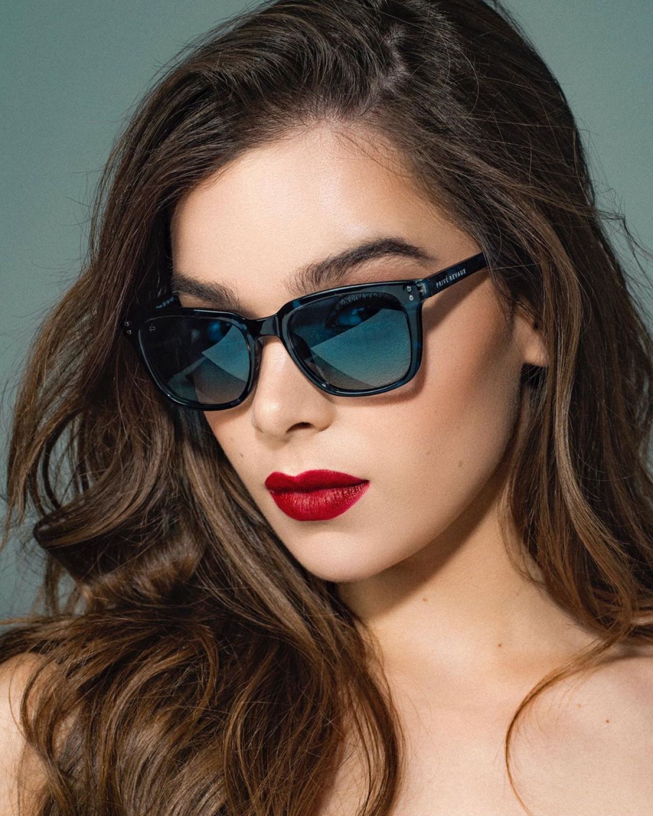 Hailee Steinfeld – Privé Revaux “The Dean” 2019 | eZineInsider.com