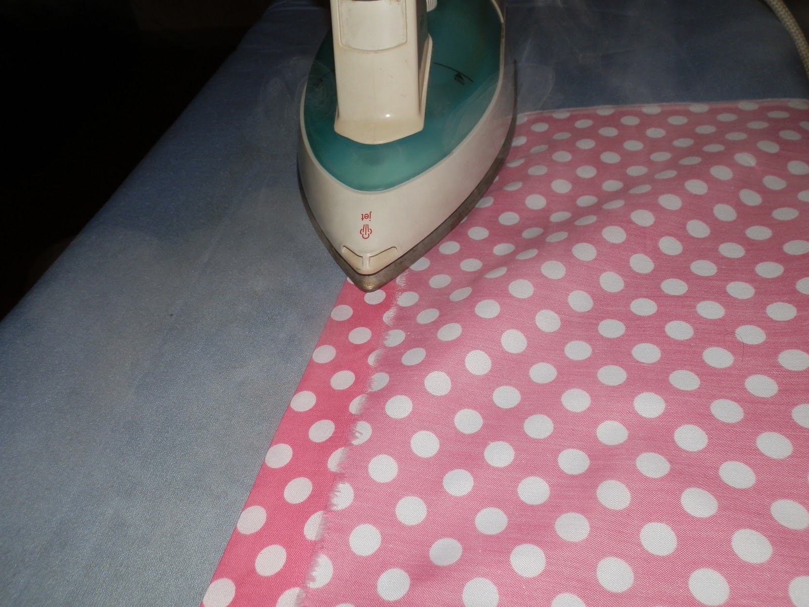 roja de tallo verde: Falda Minnie