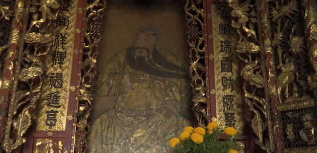 a picture a Guan Yu in Huynh Thuy Le house