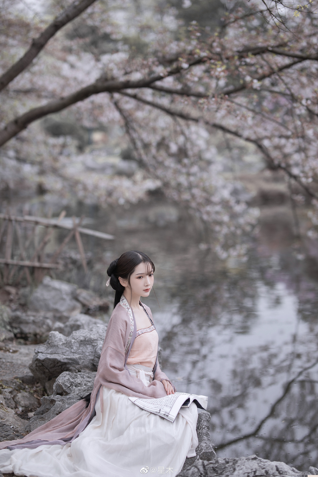 Image-Chinese-cute-model-Beautiful-girl-with-Chinese-historical-costume-TruePic.net