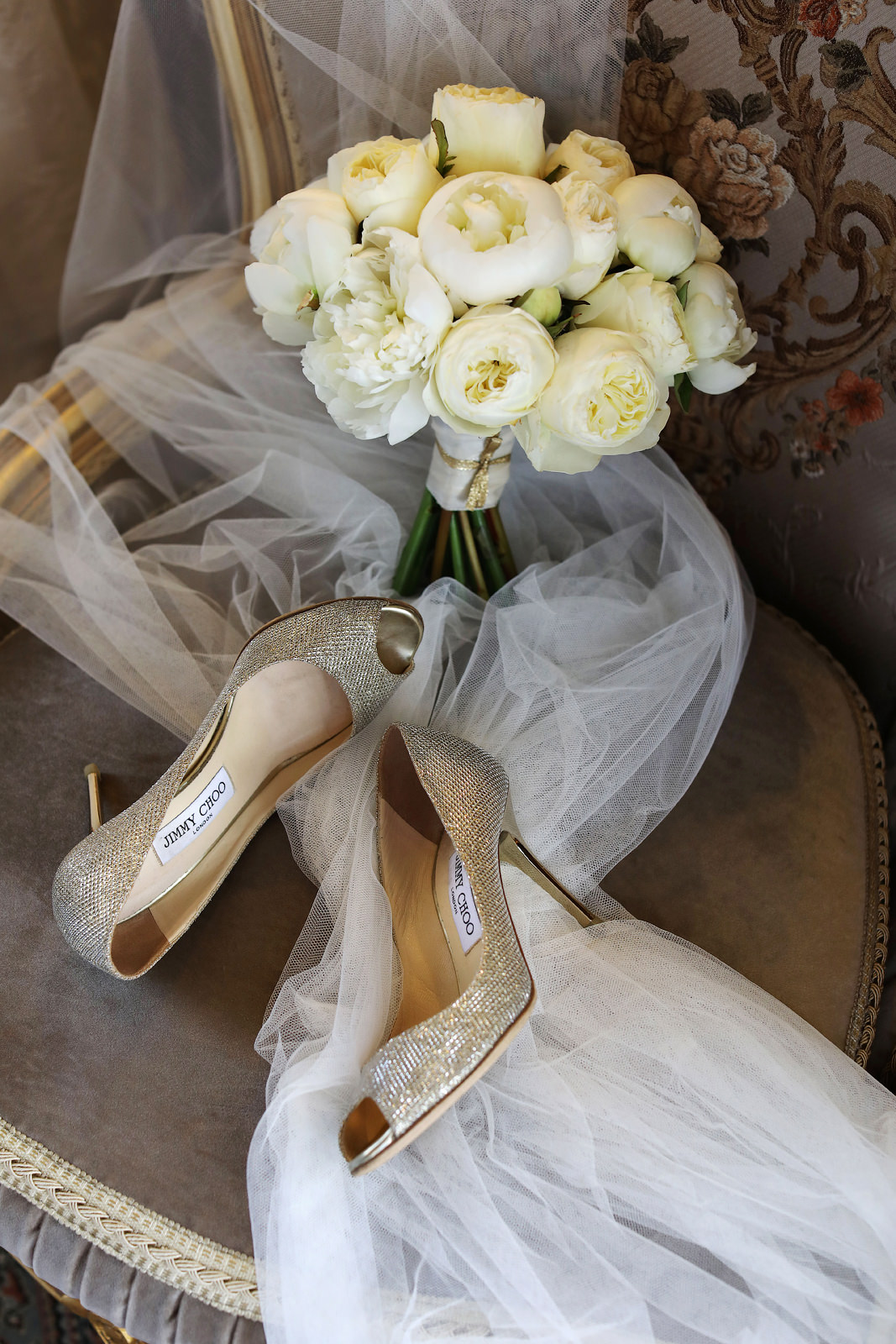 Jimmy Choo Schuhe für elegante Hochzeit im Schloss Lieser