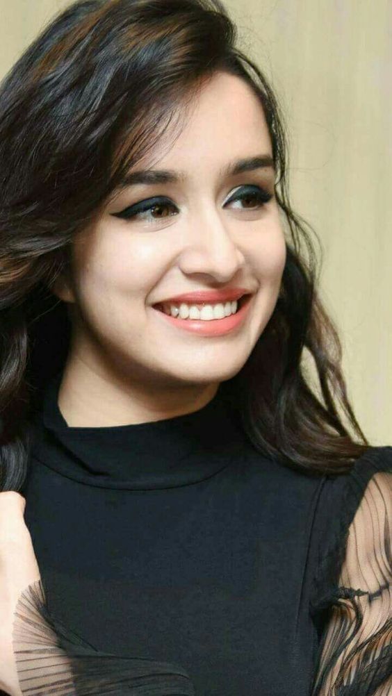Beautiful Actresses in Bollywood/Hollywood (27 Photos) - MemesPanda
