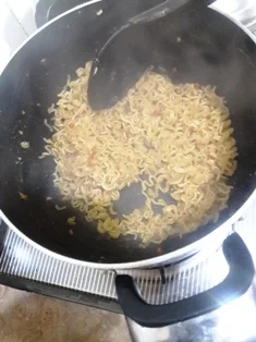 cook-noodles-until-water-dries-out