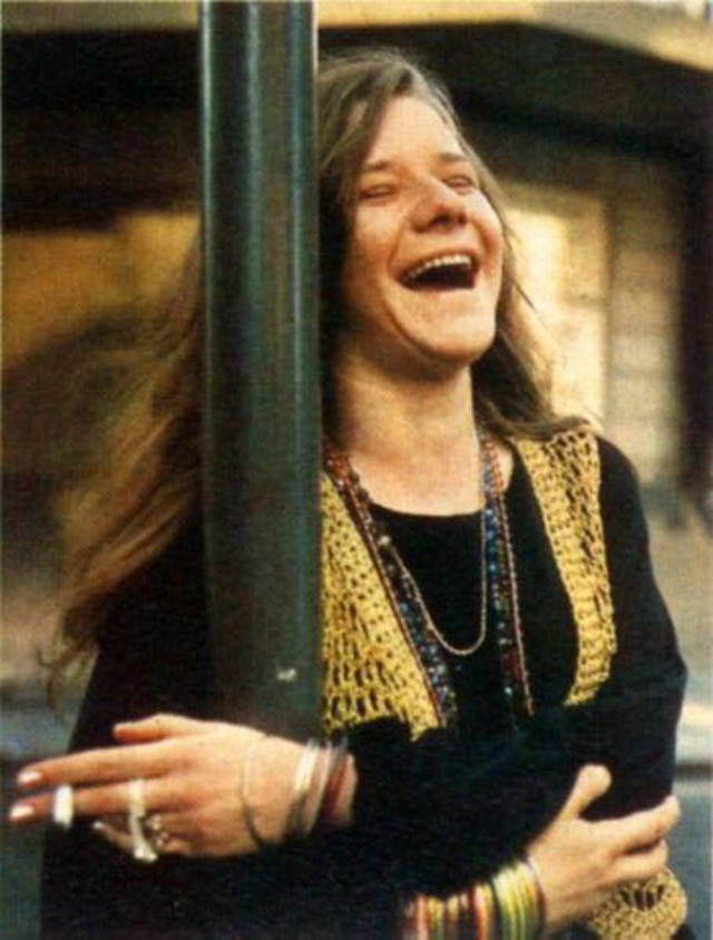 34 Fascinating Color Photographs Of Janis Joplin In The 1960s ~ Vintage Everyday