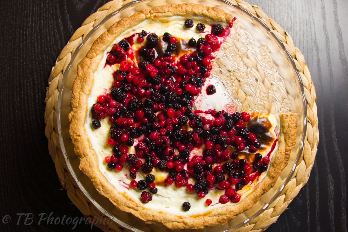 crostata di farro con ricotta e frutti di bosco