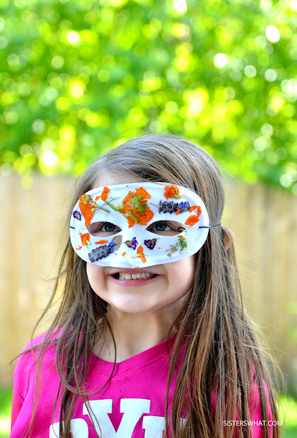 make a nature mask with flowers kids