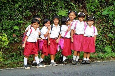 Contoh Kewajiban Siswa di Sekolah - RIFANFAJRIN.COM