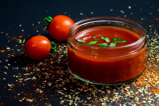 How do you make ketchup from scratch?