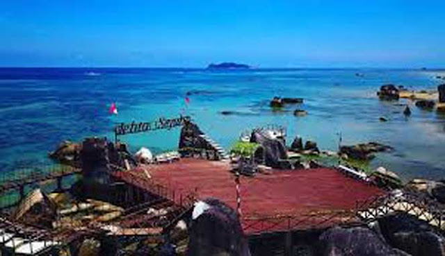 PANTAI TROPIS TERINDAH  DI PULAU NATUNA