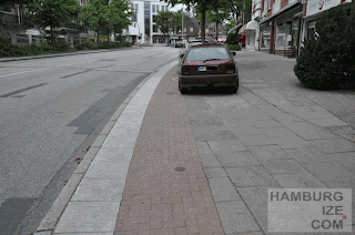 Erdkampsweg - Fake-"Radweg" © hamburgize.com / Stefan Warda
