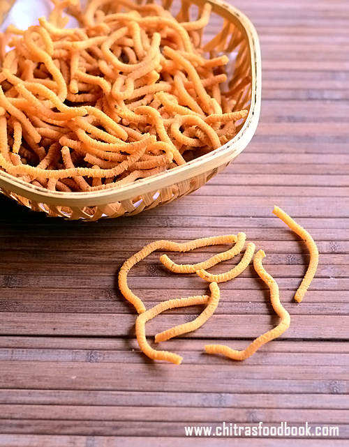 Spicy Besan murukku, Kadalai maavu Kara murukku Recipe Chitra's Food Book