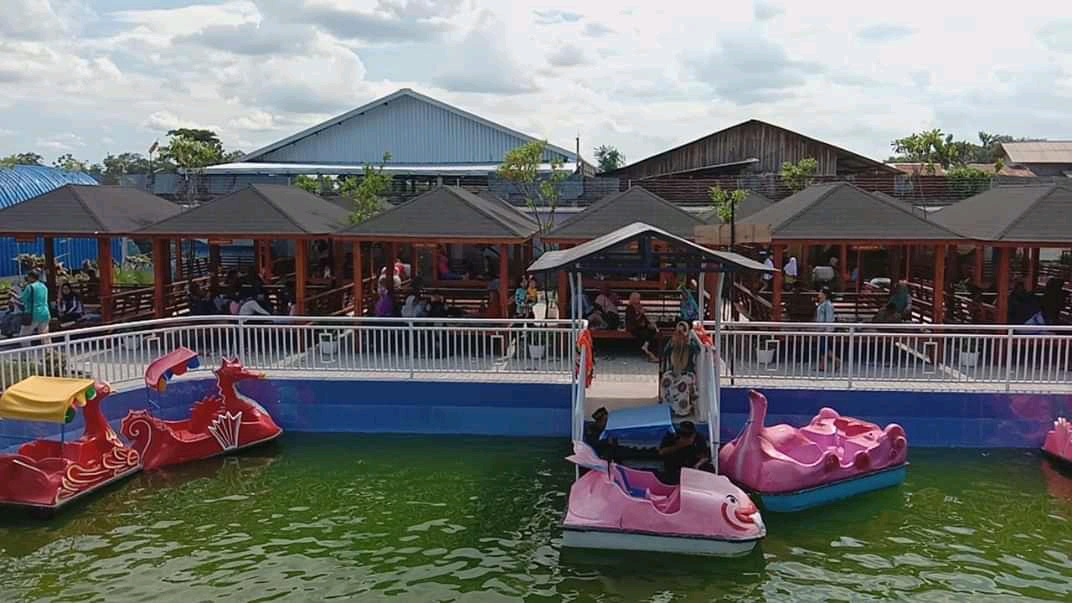 10 Spot Foto Instagramable Marwah Tirta N Resto 3
