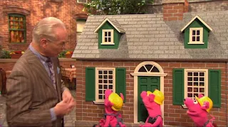 Three Little Pigs, Mr. William Bill Ding, Tim Gunn, Sesame Street Episode 4319 Best House of the Year season 43