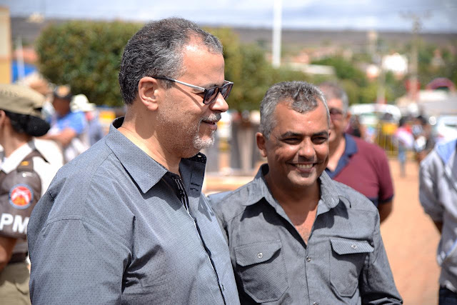 Prefeito Luciano anuncia 10 dez mil metros de pavimentação em Caatinga do Moura