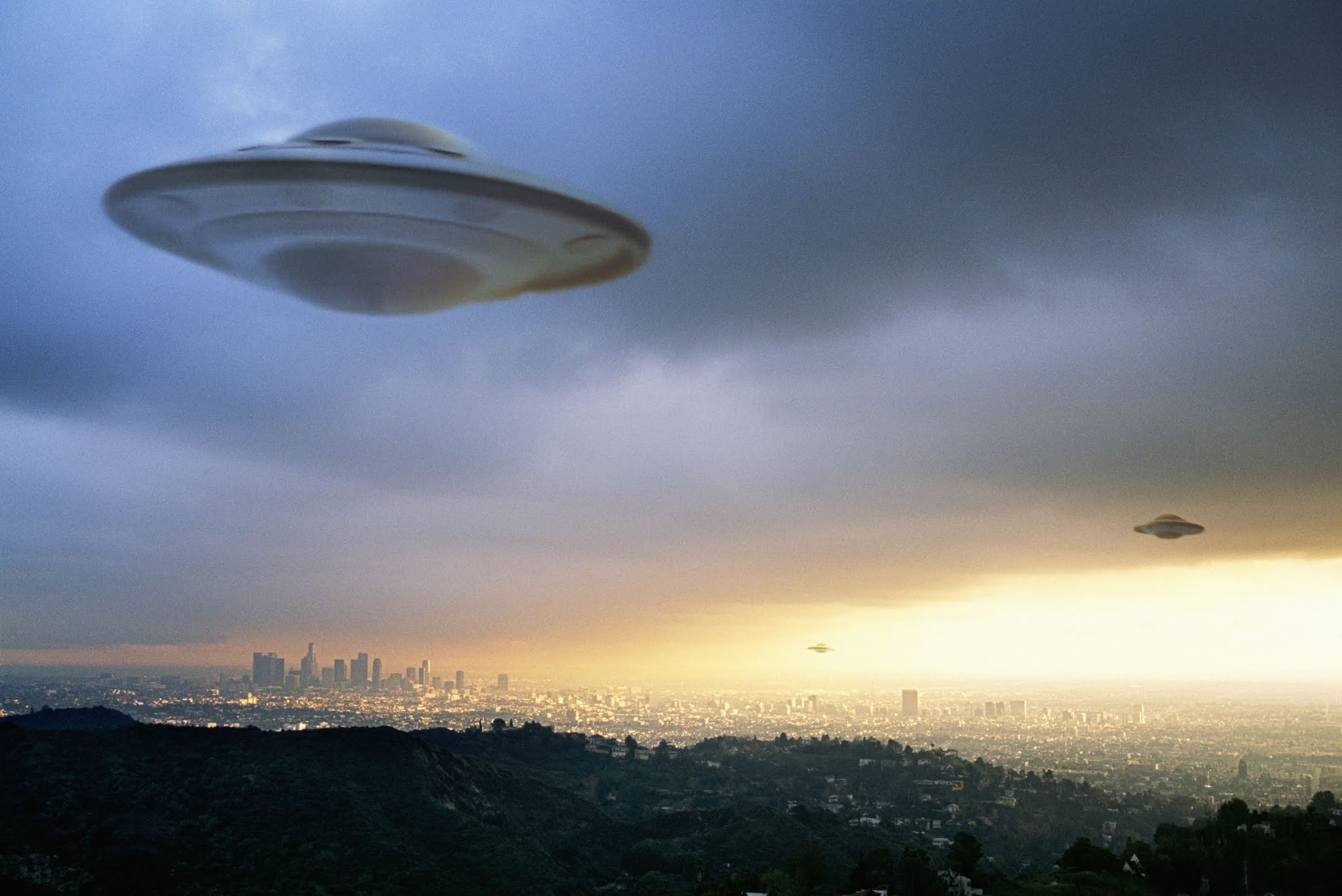 Тарелка летит. УФО НЛО. НЛО UFO неопознанные летающие объекты. UFO 2023. Летающая тарелка «UFO Magico»;.
