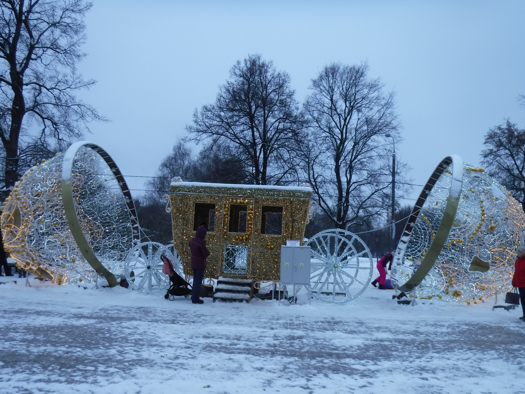 исторический музей зимой. гостиница метрополь, новосибирск - новониколаевск. краеведческий музей южно-сахалинск. музей зимы. мемориальный музей комплекс бобрики.