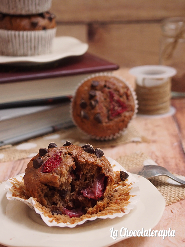MUFFINS de Chocolate & Fresas SALUDABLES — La chocolaterapia