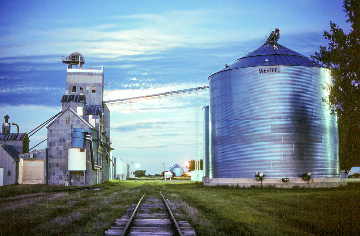Towns and Nature Hazelton, ND Grain Elevator