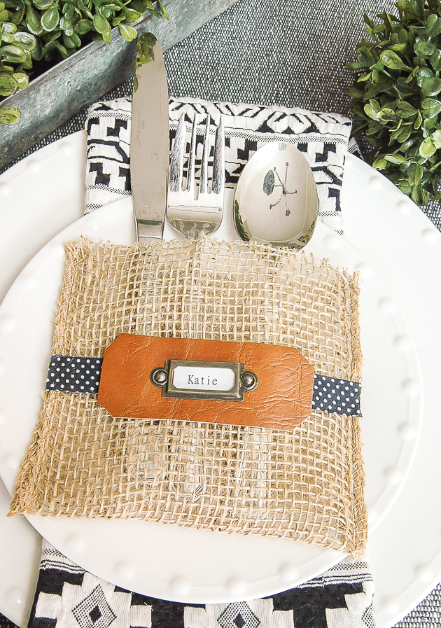 How to Cut Burlap and Make Easy Utensil Holders Little House of Four