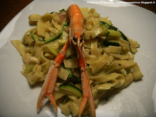 scialatielli con scampi, zucchine e pepe rosa - papille in visibilio