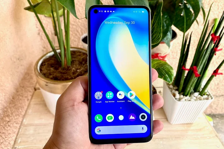 realme 7 review design