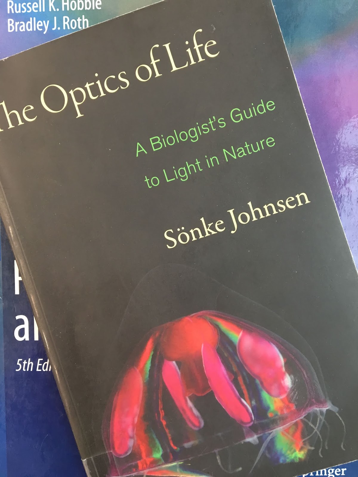 Intermediate Physics for Medicine and Biology The Optics of Life
