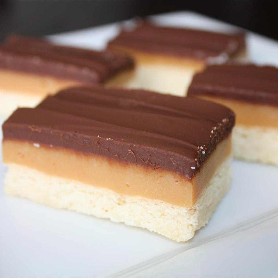 Easy and Delicious Caramel Shortbread Squares Joki's Kitchen