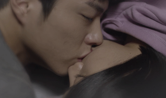 오늘 완전 대박이였던 혜리 박보검 키스씬....gif | 인스티즈