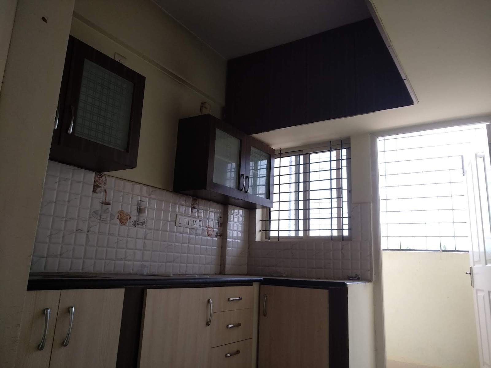 PURVI PRIDE WHITEFIELD IMMADIHALLI BUS STOP (1.5 Kms from white