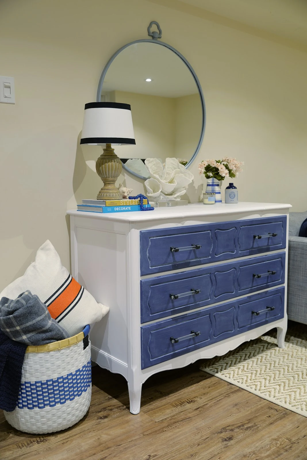 how to paint furniture with chalk paint, behr chalk decorative paint, chalk paint aerosol, behr wax decorative finish, behr chalk paint aerosol, blue and white coastal dresser