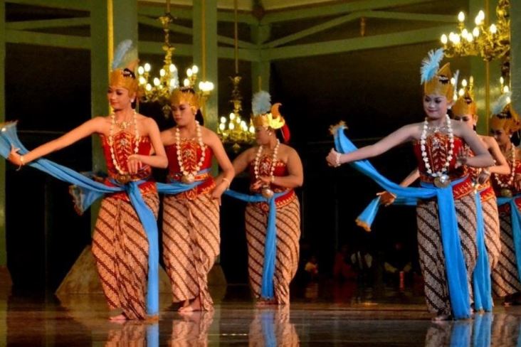 Tari Gambyong Tari Unik Yang Mampu Menarik Perhatian Banyak Orang Mediasiana Com Media Pembelajaran Masakini