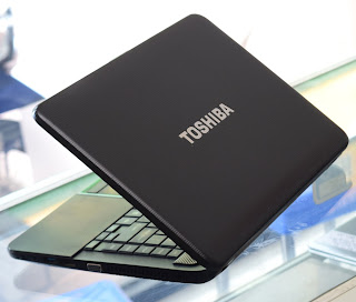 Jual Laptop Toshiba Satellite C800D ( 14-Inch ) Malang